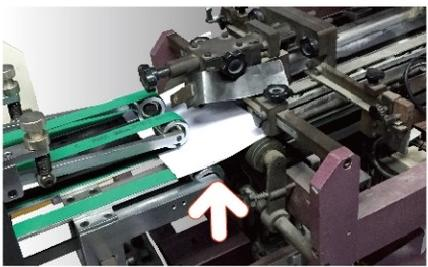Máquina de perfuração de papel do caderno inteiramente auto de China Maufung para os cadernos do Gêmeo-laço do fio-o que ligam MF-PBM350