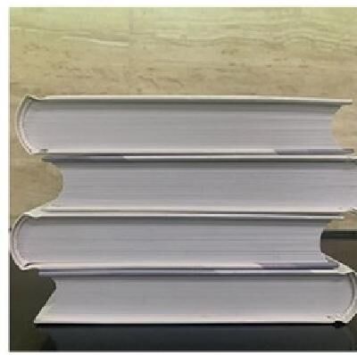 Máquina de inserção de banda elástica semi-automática para portáteis com dimensões máximas de cobertura de 310x450 mm e dimensões mínimas de cobertura de 140x190 mm