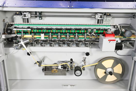 Máquina de embalagem de papel traseiro